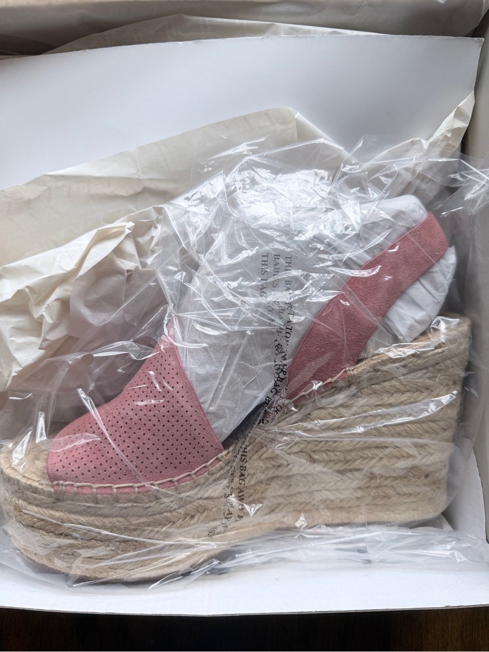 Marc Fisher “Andela” espadrille wedge in pretty shade of pink size 8.5M